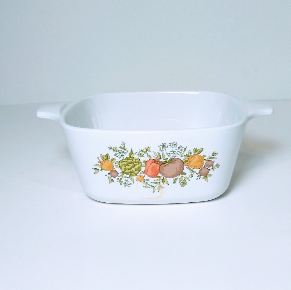 Vintage CorningWare casserole dish 2 3/4 cup